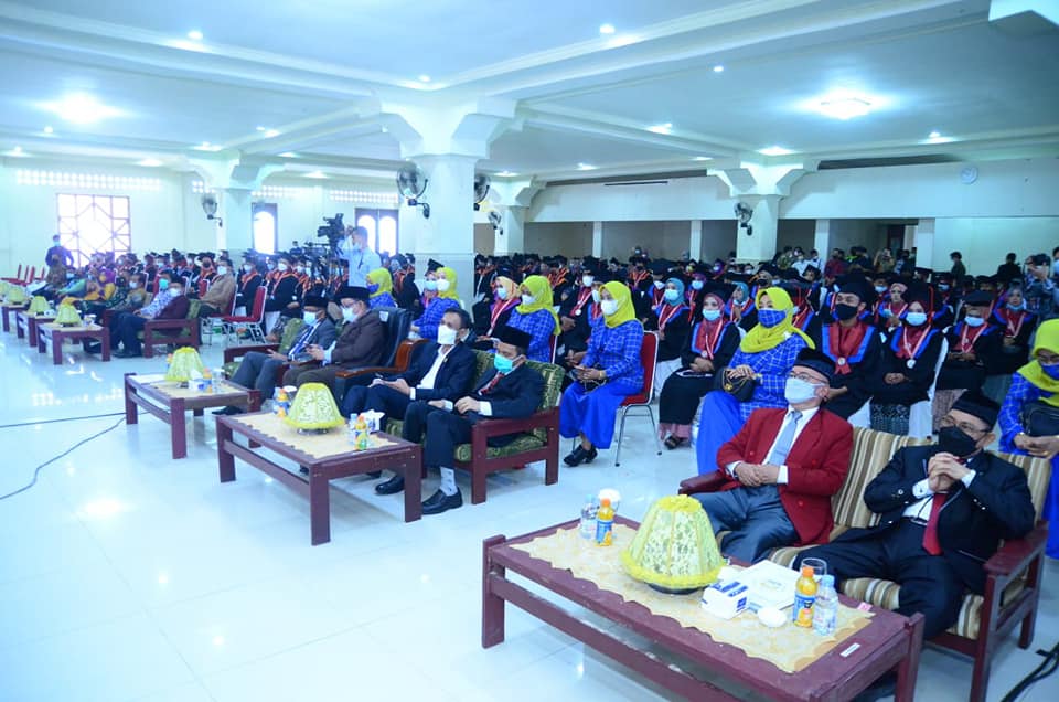 Sekprov dan Wakil Ketua DPRD Hadiri Wisuda Sarjana di Unsulbar